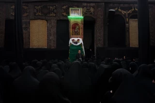 عزاداری در حسینیه سادات اخوی تهران