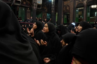 عزاداری در حسینیه سادات اخوی تهران