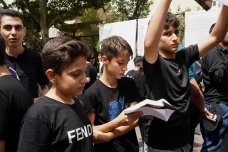 تجمع دانش آموزان مقابل سفارت سوئد در تهران