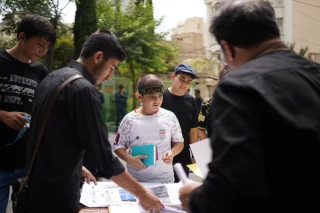 تجمع دانش آموزان مقابل سفارت سوئد در تهران