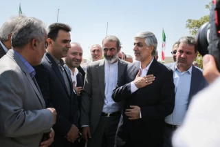 حضور کیومرث هاشمی بر سر مزار شهدای گمنام
