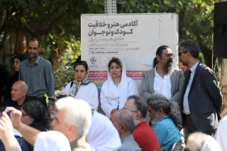 تشییع پیکر فردوس کاویانی