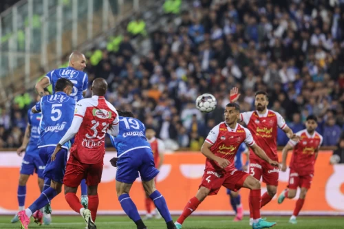 دیدار تیمهای فوتبال استقلال تهران و پرسپولیس