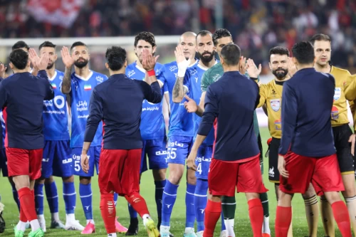 دیدار تیمهای فوتبال استقلال تهران و پرسپولیس