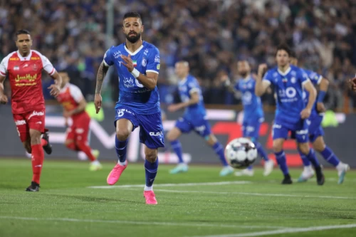 دیدار تیمهای فوتبال استقلال تهران و پرسپولیس