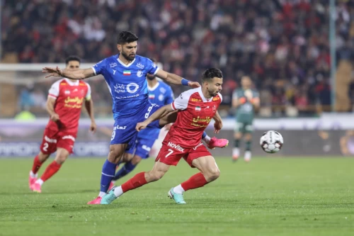 دیدار تیمهای فوتبال استقلال تهران و پرسپولیس