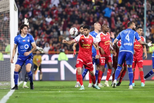 دیدار تیمهای فوتبال استقلال تهران و پرسپولیس