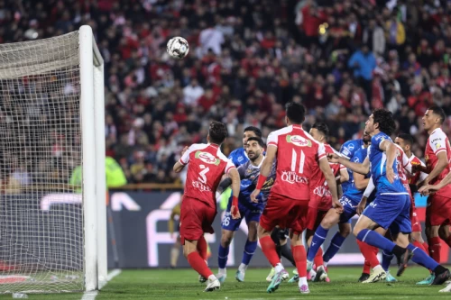 دیدار تیمهای فوتبال استقلال تهران و پرسپولیس