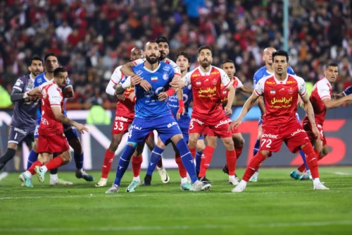 دیدار تیمهای فوتبال استقلال تهران و پرسپولیس