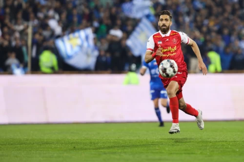 دیدار تیمهای فوتبال استقلال تهران و پرسپولیس