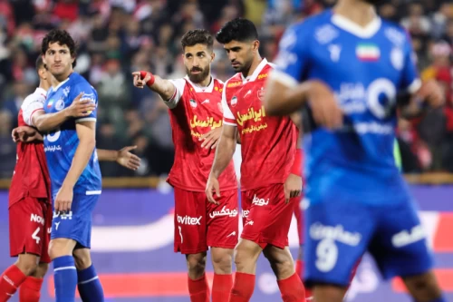دیدار تیمهای فوتبال استقلال تهران و پرسپولیس