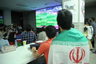 تماشای بازی ایران و ازبکستان در پردیس سینمایی چارسو